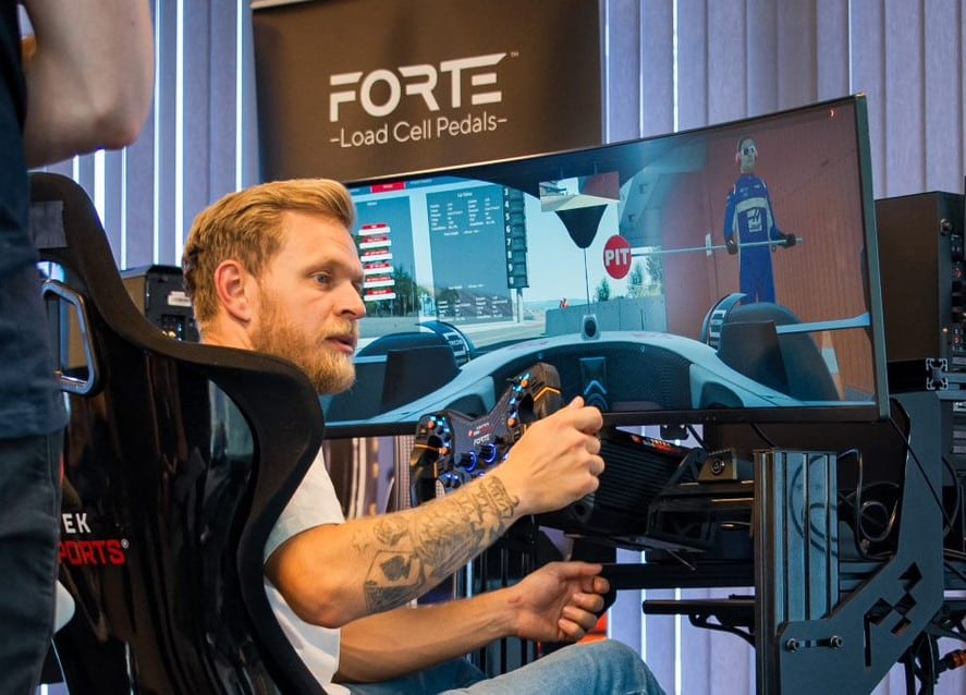 K-Mag on Replicating the Feel of an F1 Car 3 K-Mag on Replicating the Feel of an F1 Car