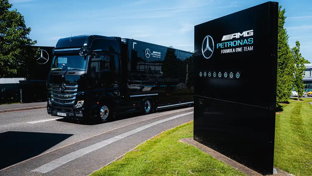 Home 9 Mercedes F1 Transporter