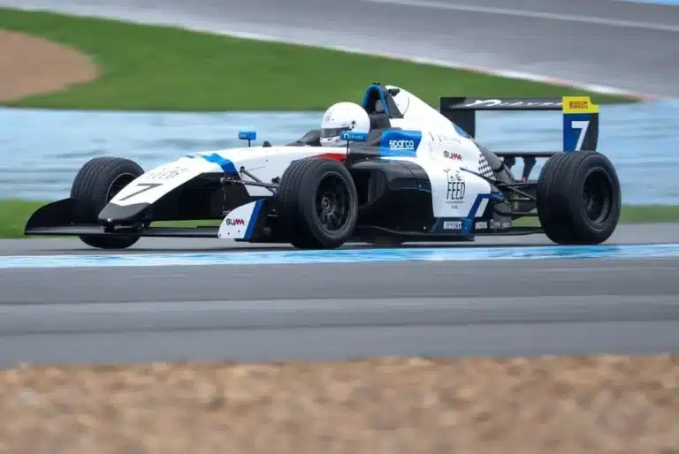 Sim racer Yuval Rosen on track