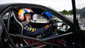 Comfortable Race Driver