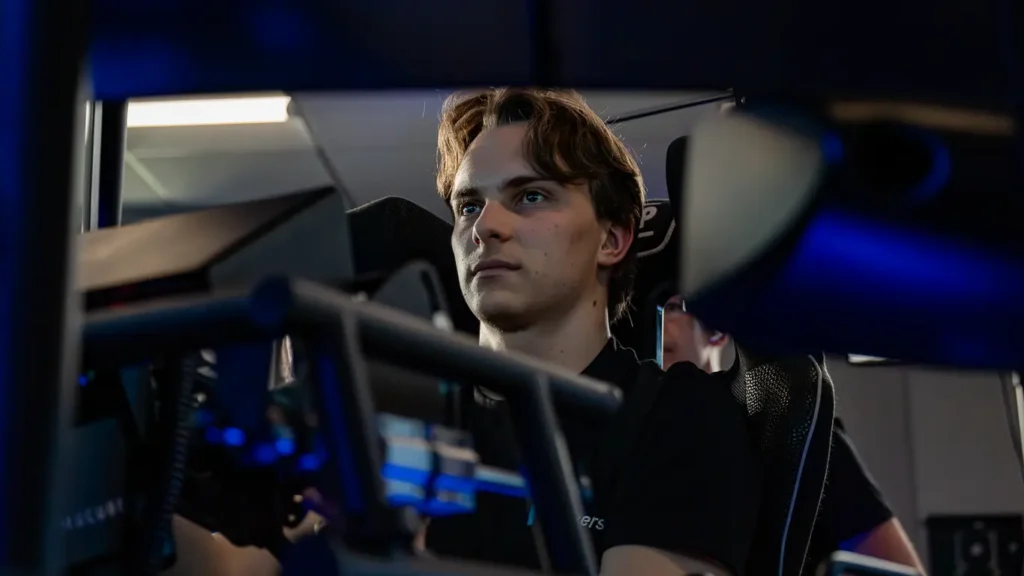 How a GT4 Driver Prepares on the Sim 4 How a GT4 Driver Prepares on the Sim