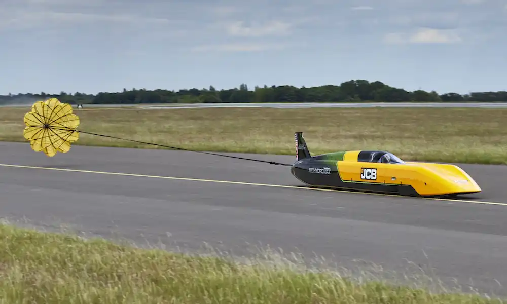 Lola T70S Demonstrates Sustainability at Speed 6 Lola T70S Demonstrates Sustainability at Speed
