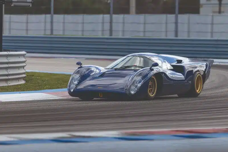 Lola T70S Demonstrates Sustainability at Speed 4 Lola T70S Demonstrates Sustainability at Speed