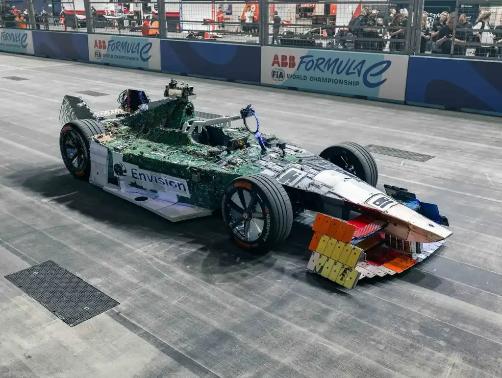 Petronas, Eni Team Up on Renewable Motorsport Fuel 6 Petronas, Eni Team Up on Renewable Motorsport Fuel